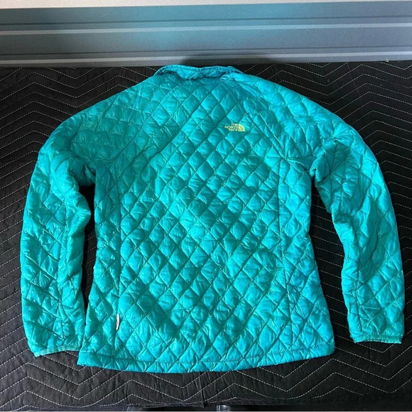 Women’s North Face Packable Lightweight Jacket - Picture 8 of 12